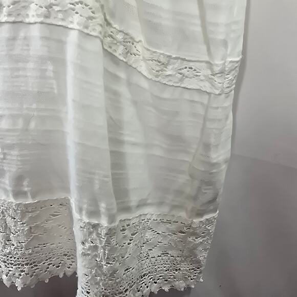 Lucky Brand White Panel Blue Embroidered Top Size Small - Picture 5 of 8